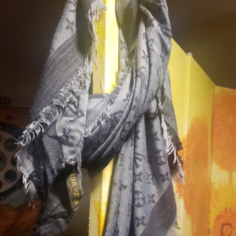 Cute Fashionable Scarf